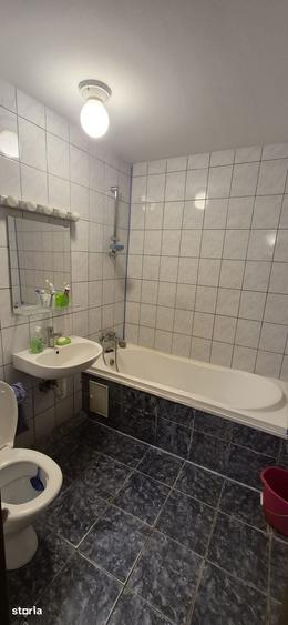 Apartament cu 3 camere semidecomandat în Titan — fotografia 3
