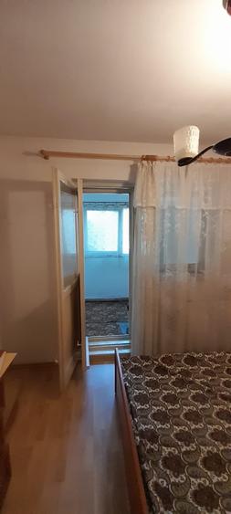 Apartament cu 4 camere decomandat în Iancului