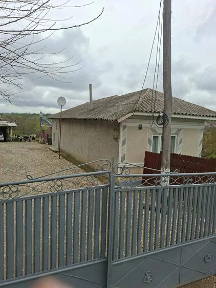 Casă cu 6 camere cu Teren 1900 Mp în Mihai Bravu