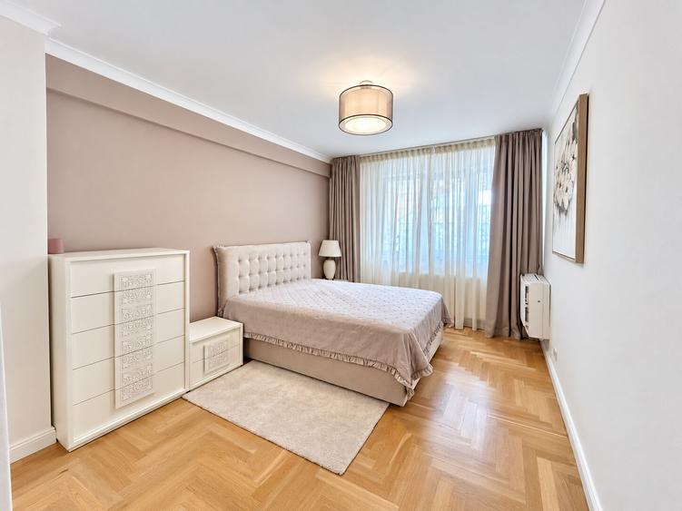 Apartament cu 3 camere în Băneasa