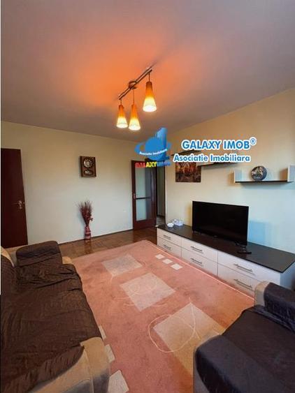 Apartament cu 3 camere semidecomandat, mobilat în Dristor