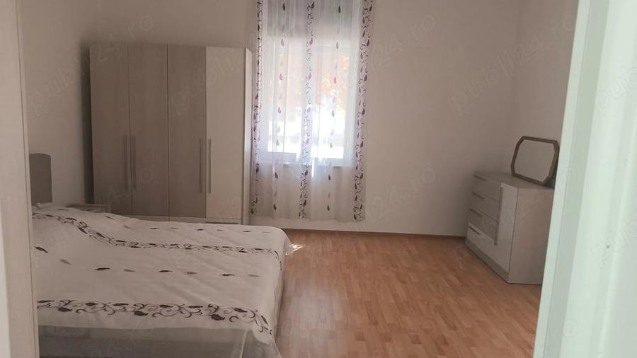 Casă cu 6 camere cu Teren 1892 Mp în Central