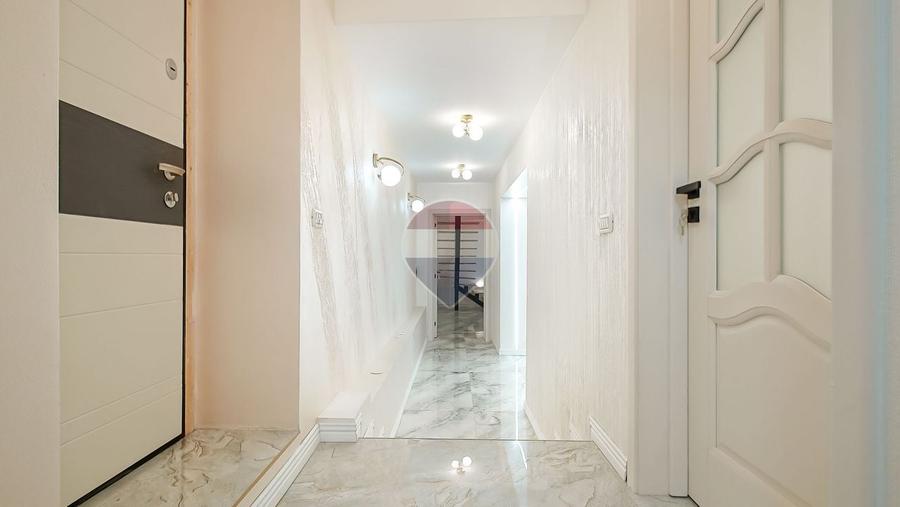 Apartament cu 3 camere decomandat în Bod
