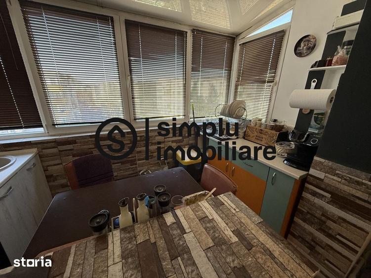 Apartament cu 3 camere în Calea București