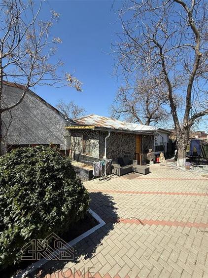 Casă cu 6 camere cu Canalizare în Central