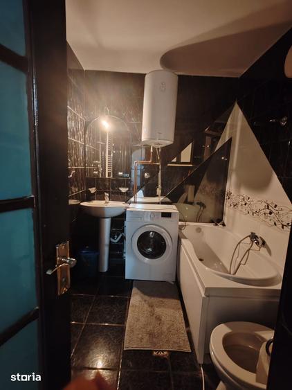Apartament cu 3 camere în Tei