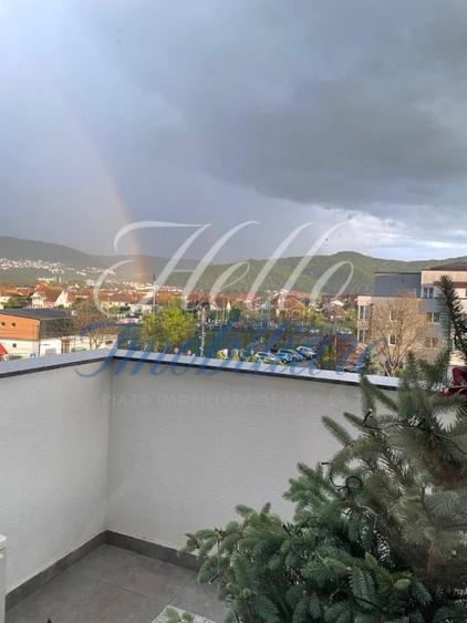 Apartament cu 3 camere semidecomandat, mobilat în Florești