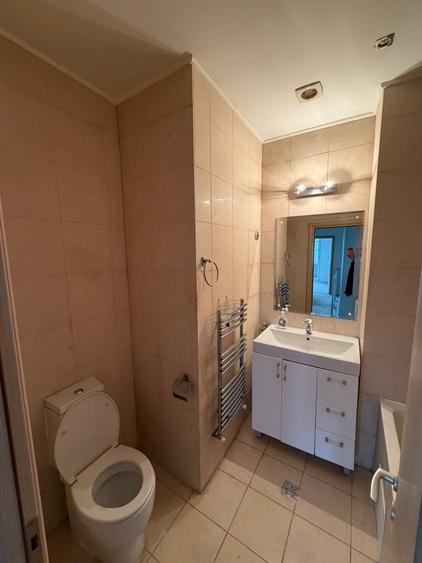 Casă individuală cu 4 camere cu Canalizare în Tunari