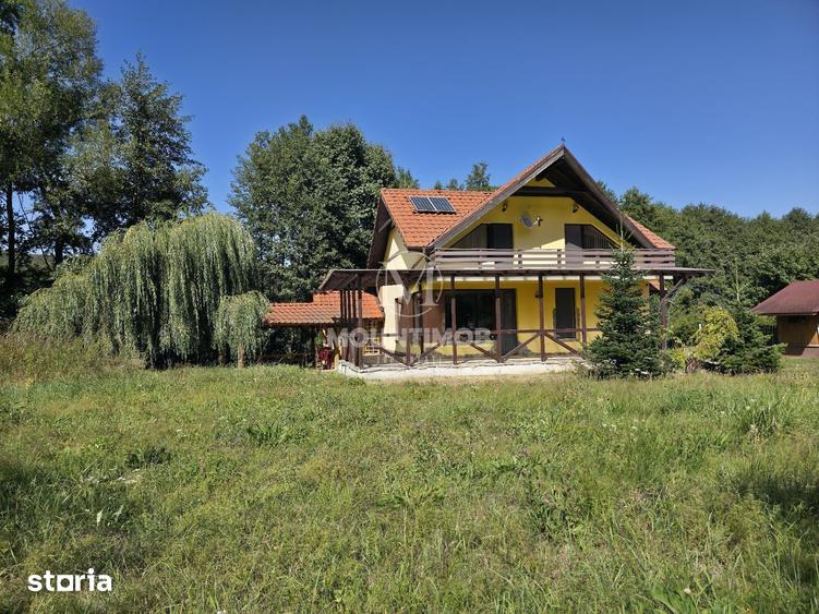 Casă cu 5 camere cu Teren 1960 Mp în Vulcan