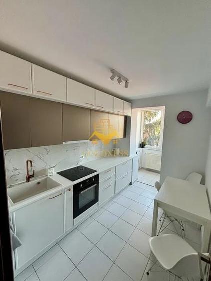Apartament cu 2 camere semidecomandat, mobilat în Central
