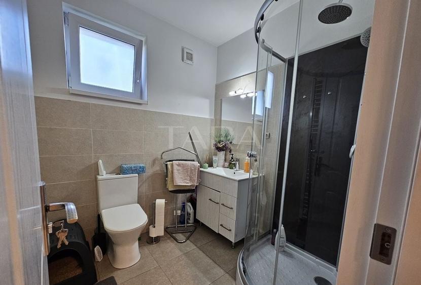 Casă individuală cu 4 camere cu Canalizare în Florești