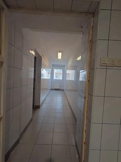 Spațiu comercial, de 220 mp, în Sânpetru