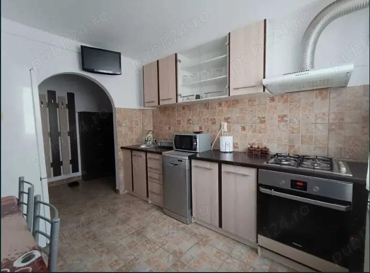 Apartament cu 2 camere semidecomandat în Romanilor