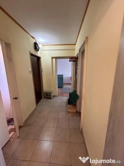 Apartament cu 2 camere decomandat în Buzaului