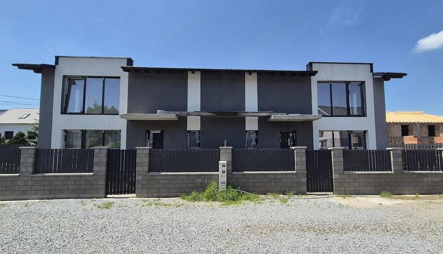 Casă cu Teren 250 Mp în Livezeni