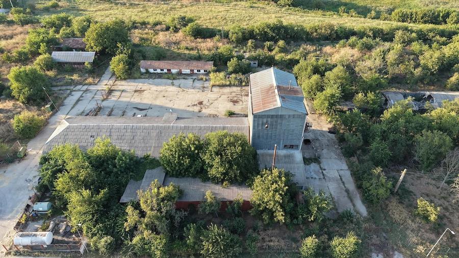 Spațiu comercial, de 25,877 mp, în Frumușani