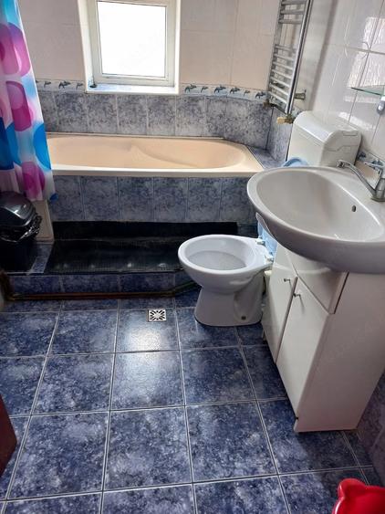 Apartament cu 3 camere decomandat în Exterior Vest