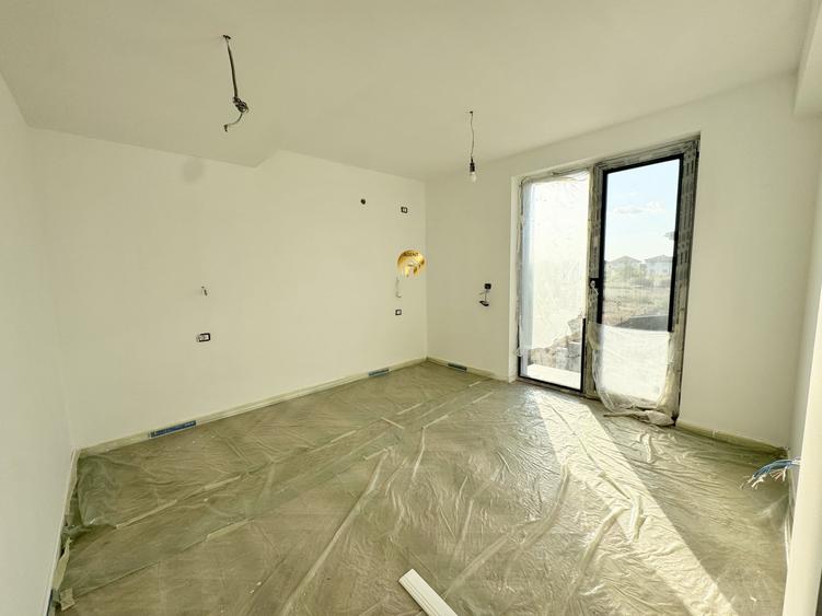 Casă individuală cu 5 camere cu Teren 300 Mp în Otopeni