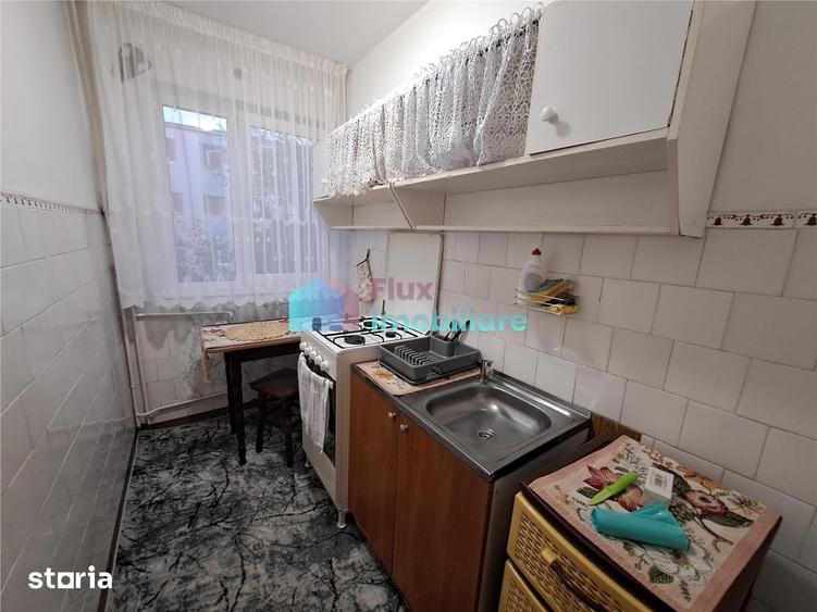 Apartament cu 2 camere nedecomandat în George Enescu