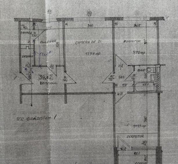 Apartament cu 3 camere semidecomandat în Berceni