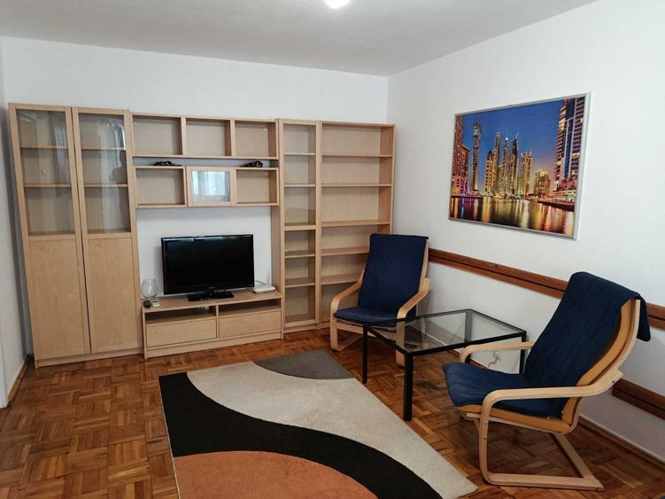 Apartament cu 2 camere decomandat în Baba Novac