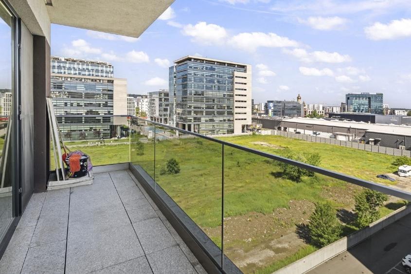 Apartament cu 3 camere decomandat, mobilat în Central