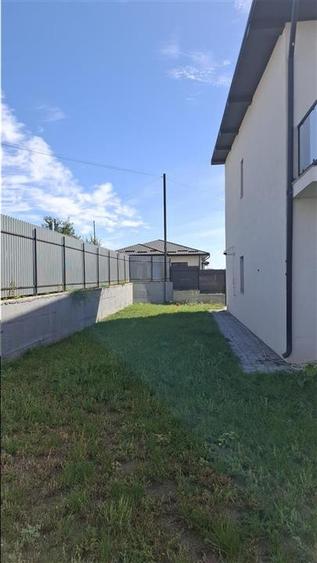Duplex cu 3 camere cu Canalizare în Valea Lupului