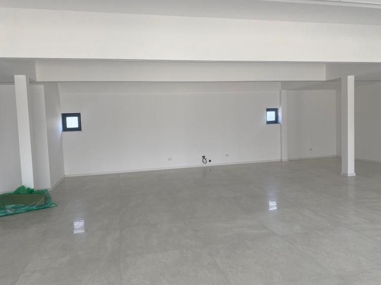 Spațiu comercial, în Marginea