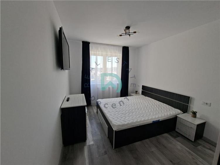 Apartament cu 3 camere decomandat în Tractorul