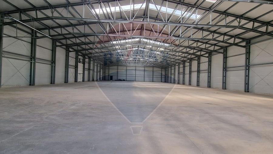 Spațiu industrial, de 2,000 mp, în Vâlcele
