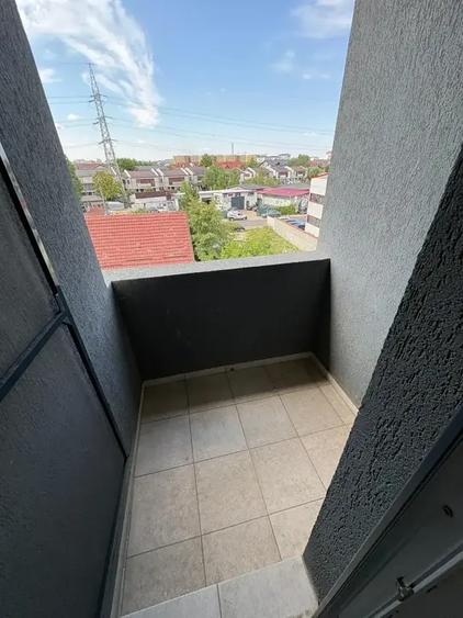Garsonieră decomandată, mobilată în Roșu