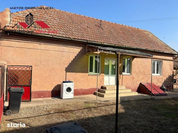 Casă cu 4 camere cu Teren 922 Mp în Teiu