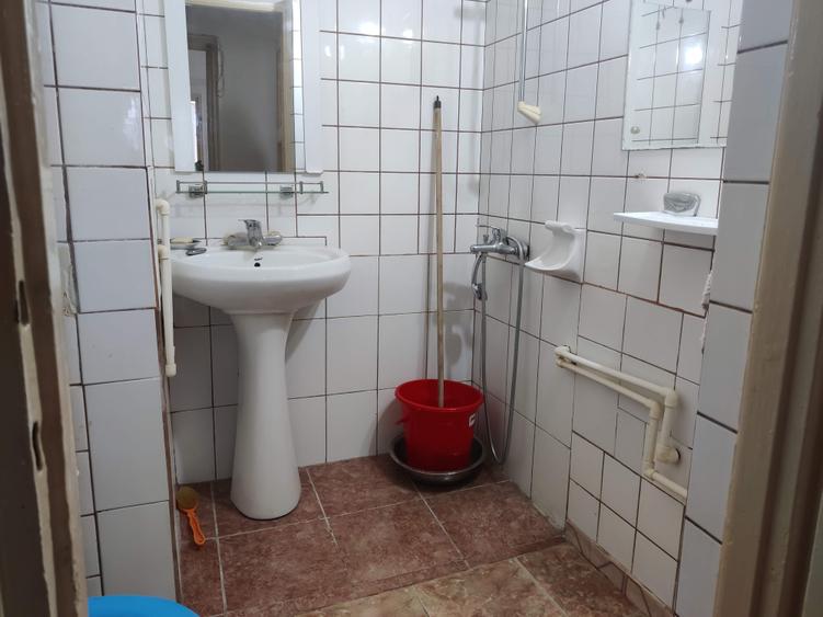 Apartament cu 2 camere nedecomandat în Universitate
