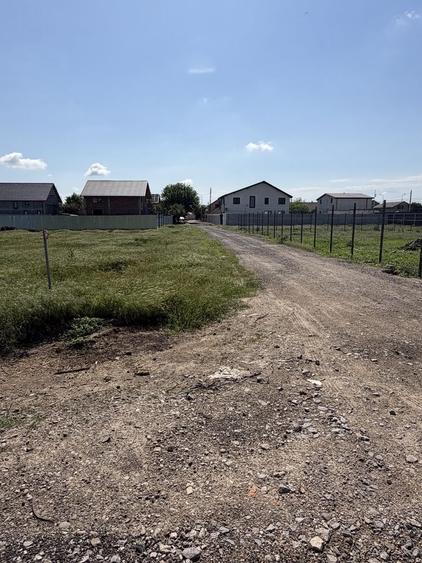 Teren de 305 mp, în Chercea