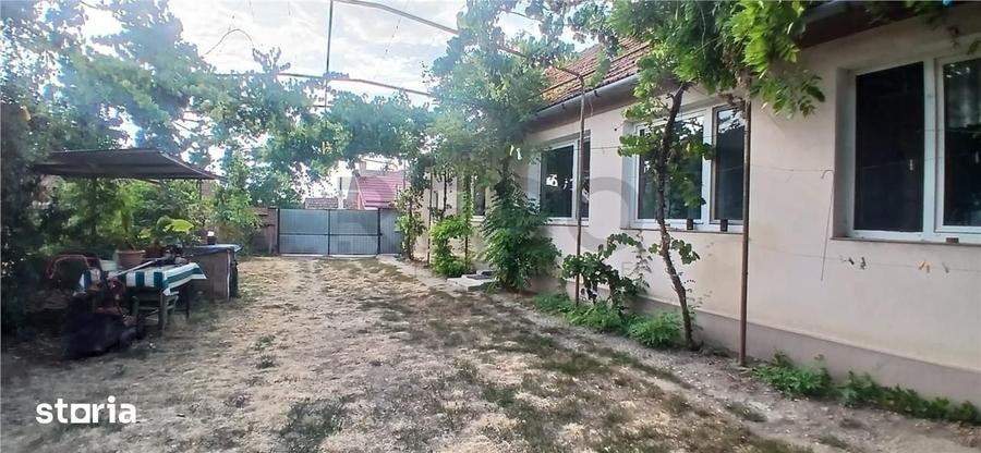 Casă cu 3 camere cu Teren 2000 Mp în Girișu de Criș