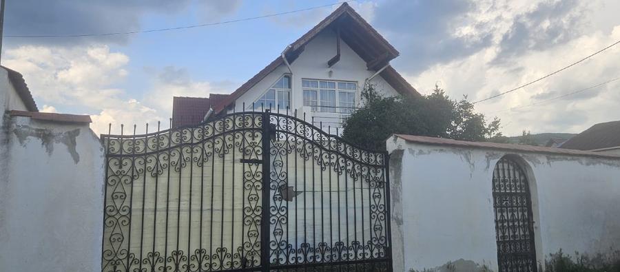 Casă individuală cu 5 camere cu Garaj în Măgurele