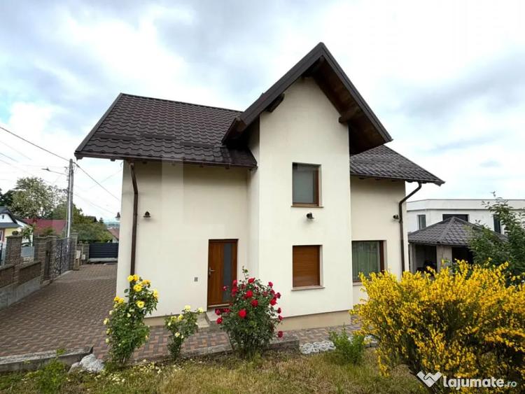 Casă cu 4 camere cu Teren 500 Mp în Central