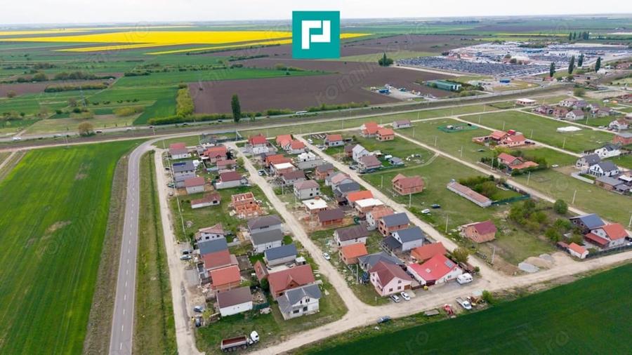 Casă cu 5 camere cu Teren 250 Mp în Est
