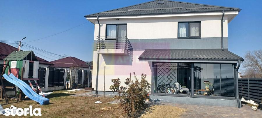 Casă cu 5 camere cu Teren 470 Mp în Săbăreni