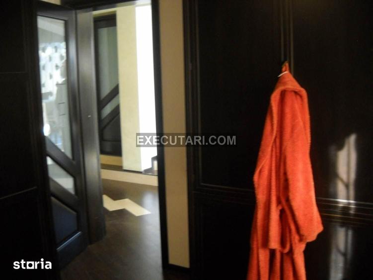 Casă cu 4 camere cu Teren 400 Mp în Central