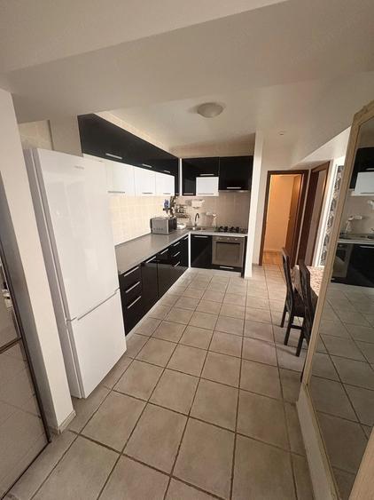 Apartament cu 2 camere decomandat în Ultimul leu