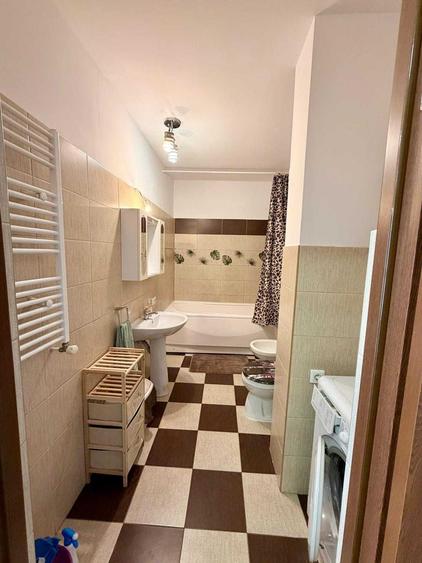 Proprietar Dau in chirie ap 2 camere zugravit de curand in blocul nou R 22, in cartierul rezidential Ared-Kaufland ARAD - 14