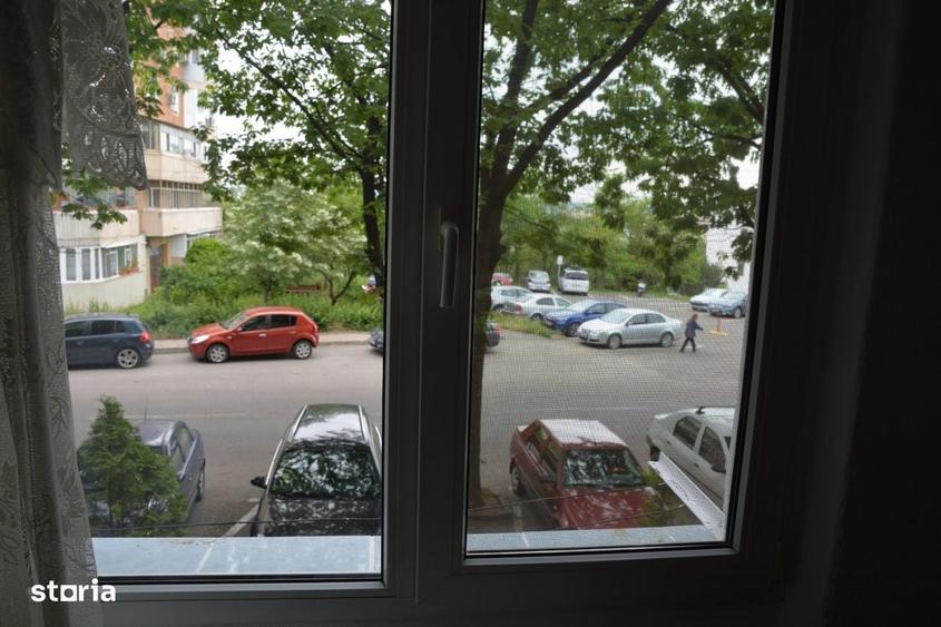 Apartament cu 2 camere decomandat în Războieni