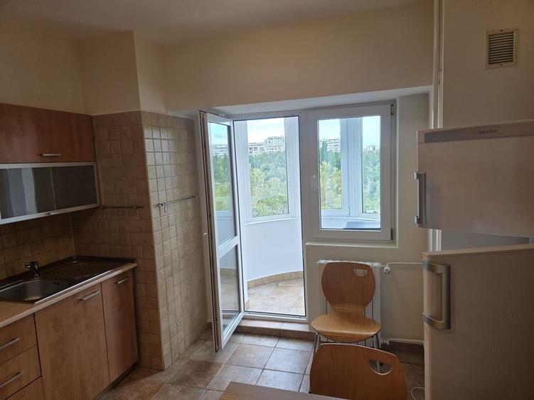 Apartament cu 2 camere decomandat în Octavian Goga