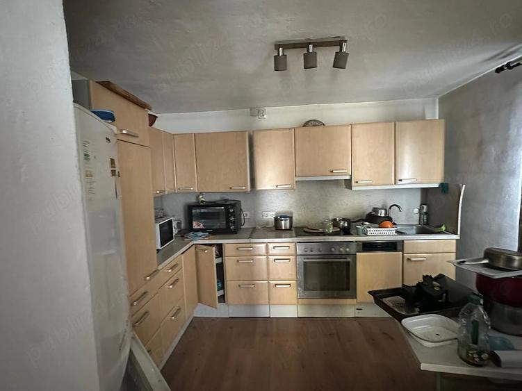 Casă cu 3 camere cu Teren 11510 Mp în Bratova