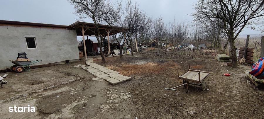 Casă cu 5 camere cu Teren 2000 Mp în Central