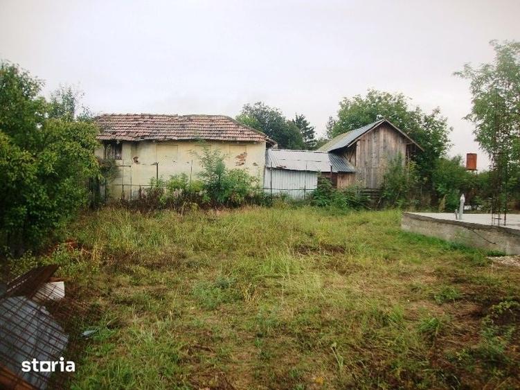 Casă cu 2 camere cu Teren 1945 Mp în Aninoasa
