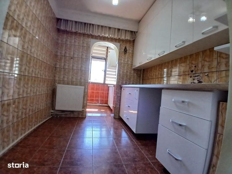 Apartament cu 2 camere decomandat în Est