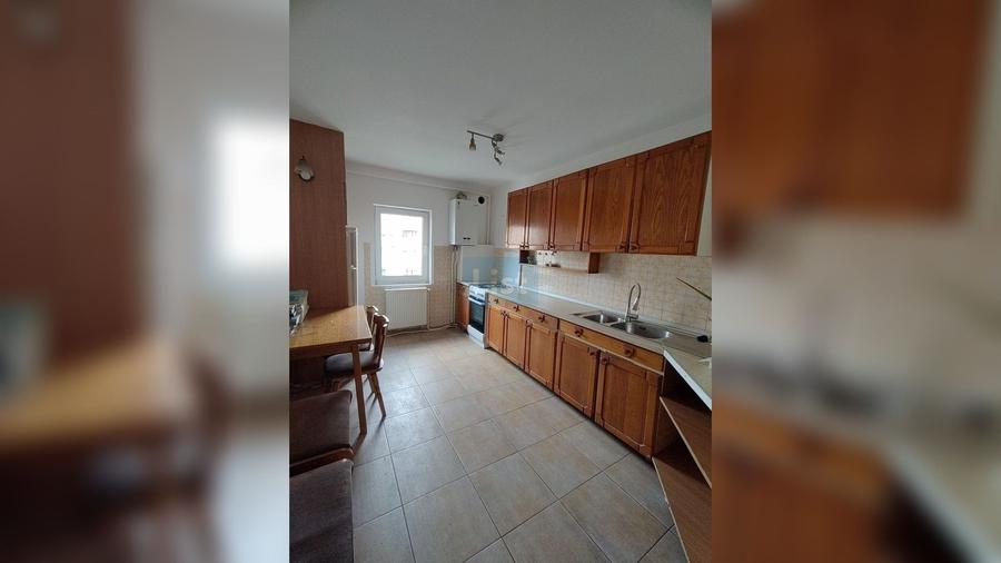 Apartament cu 4 camere decomandat în Gheorgheni