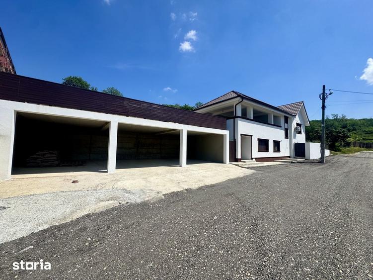 Casă cu 4 camere cu Teren 2000 Mp în Oncea